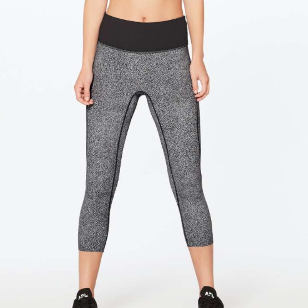 7. NWT Run the day crop
